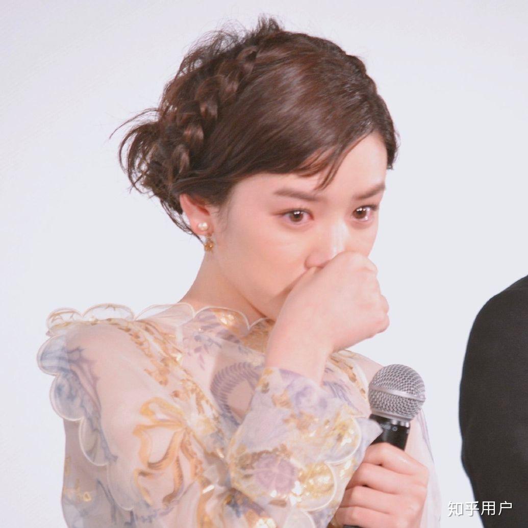 有没有笑着哭的头像emmm笑不笑不重要重要的是流泪ps不是变态也不是恶