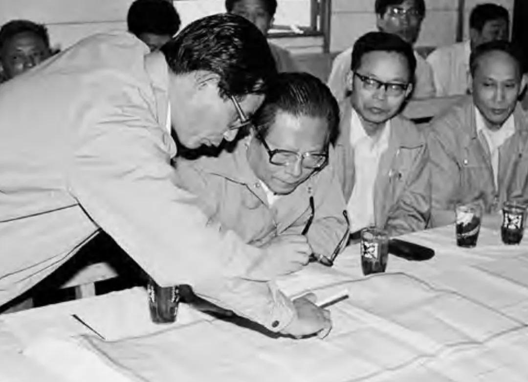 1985年,汪道涵卸任上海市长,万里问谁他接任合适,他说:江泽民 - 知乎
