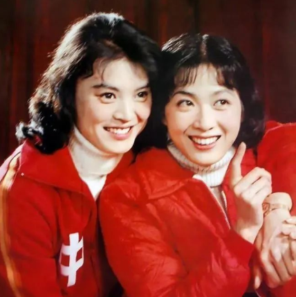 她是前女排5连冠功臣,官至副司长,为何辞职移民美国? - 知乎