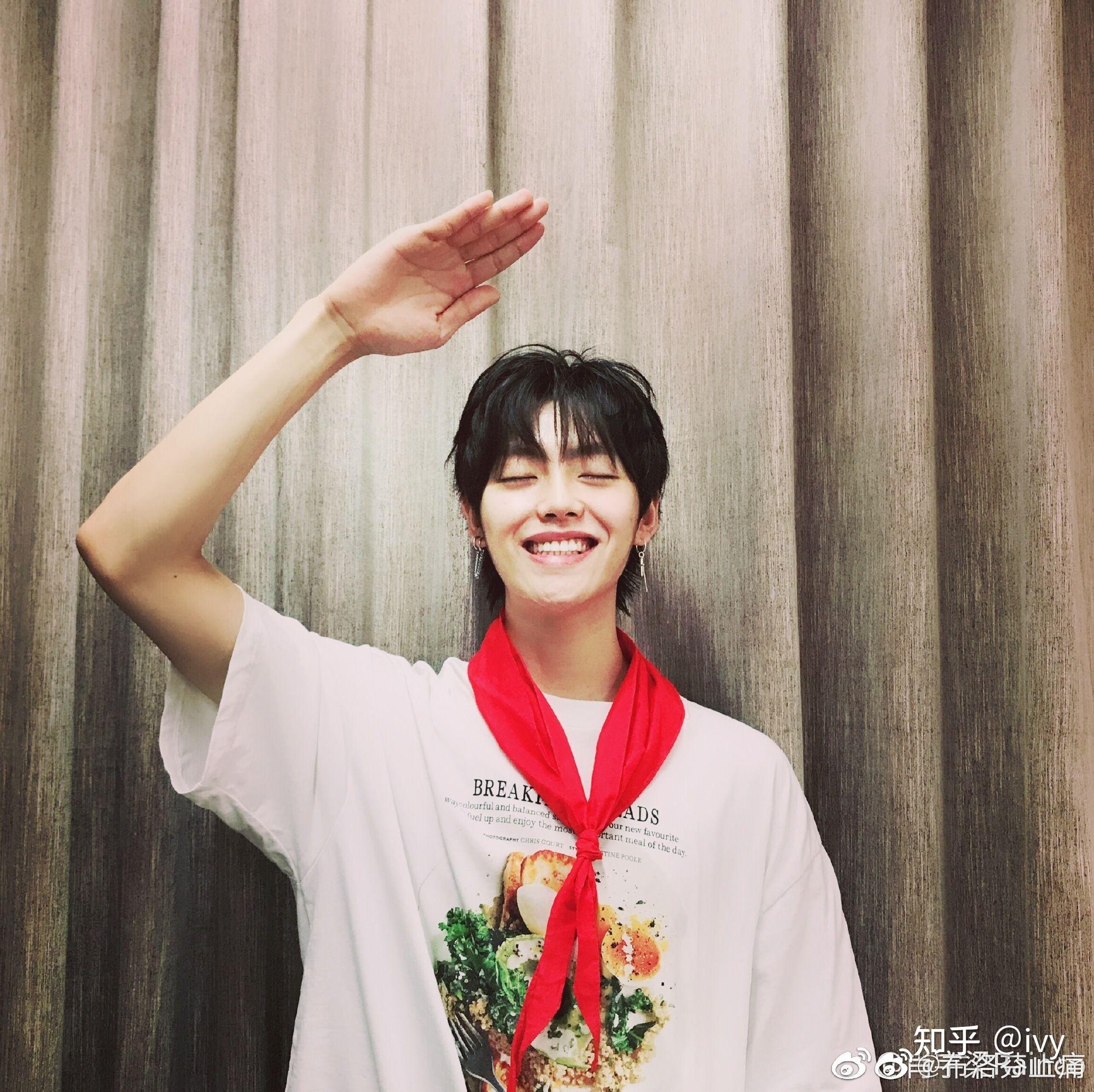 有哪些肖宇梁好看的手机壁纸