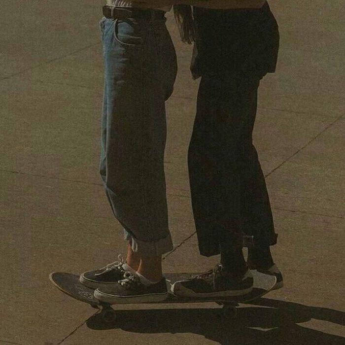 求关于滑板的情侣头像