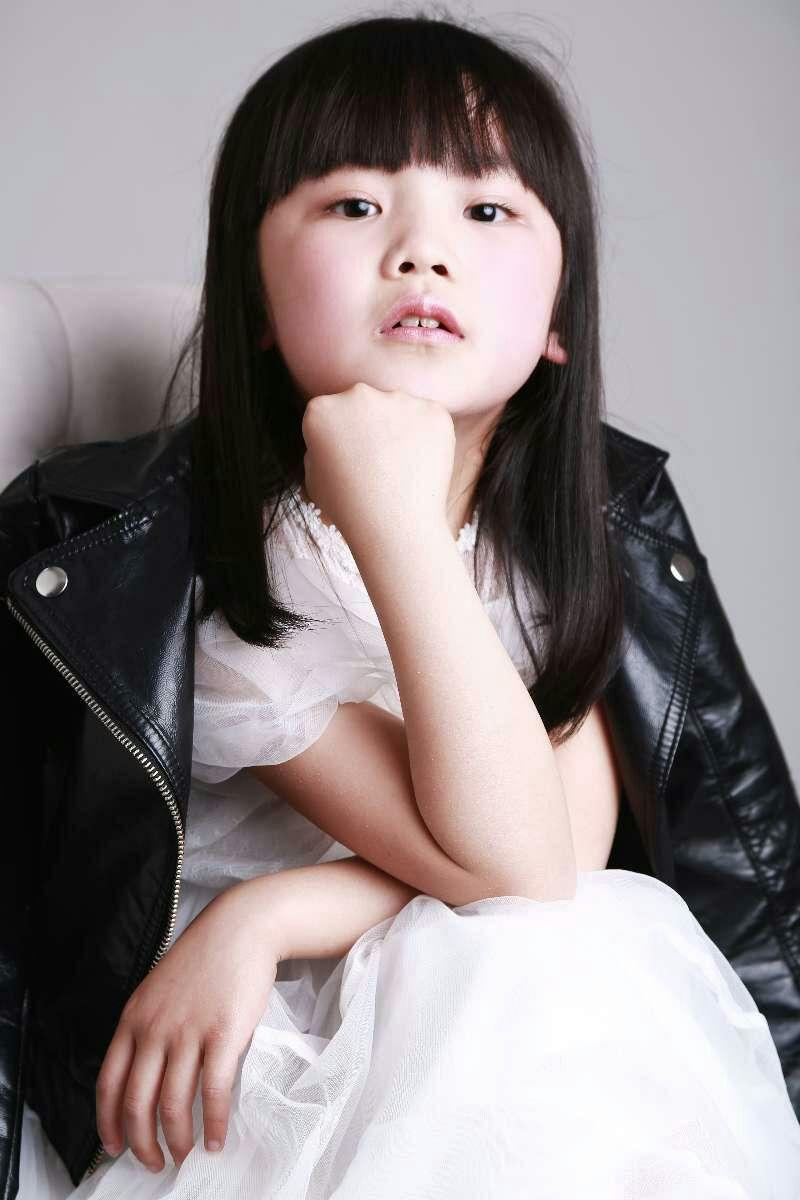 如何评价小演员钟奕儿