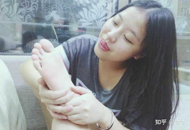 女生的脚真的不臭吗
