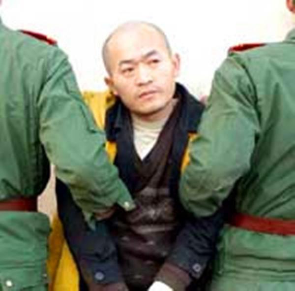 河南变态狂魔杨新海，3年杀害67人，强奸23人，上到77岁下到6岁小女孩！ - 知乎