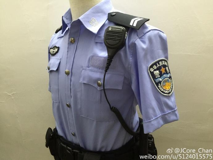 中國警察夏季短袖執勤服為何選擇夾克式束腰式襯衫執勤服穿起來幹練又