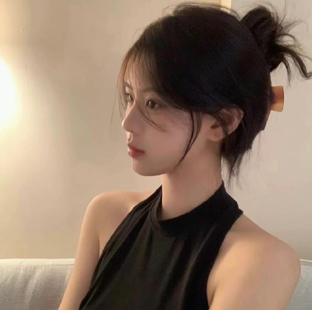 有什么好看,又比较低调的女生头像. - 知乎