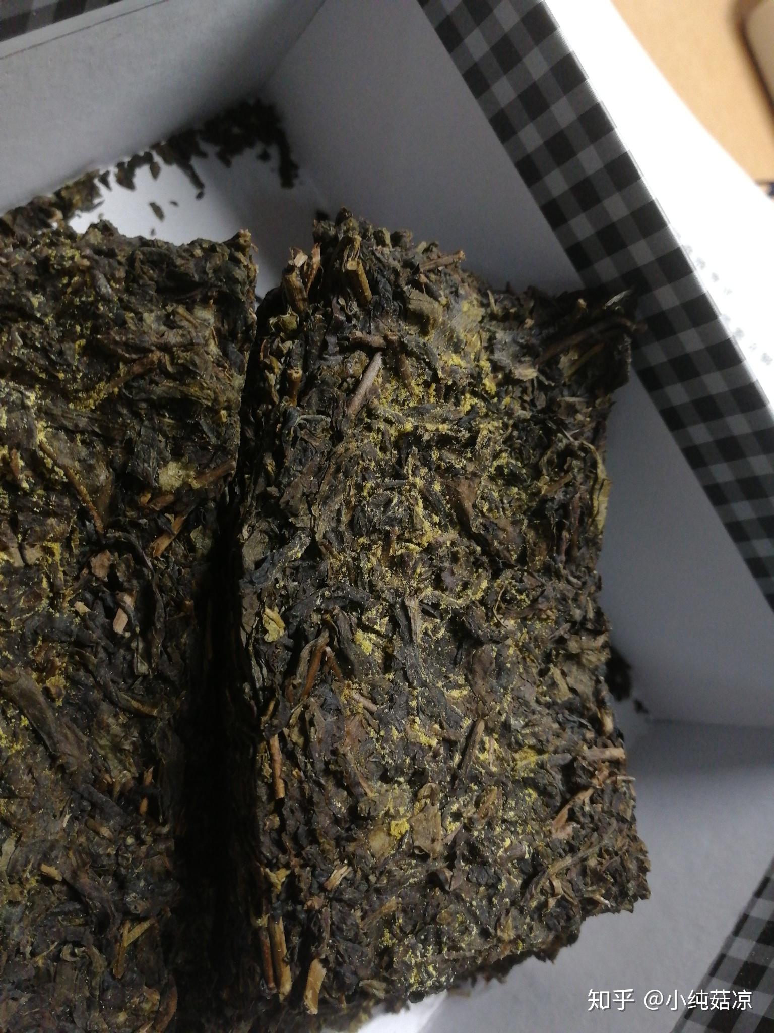 安化黑茶千两瓶打开后里面这种黄点点到底是金花还是黄曲霉