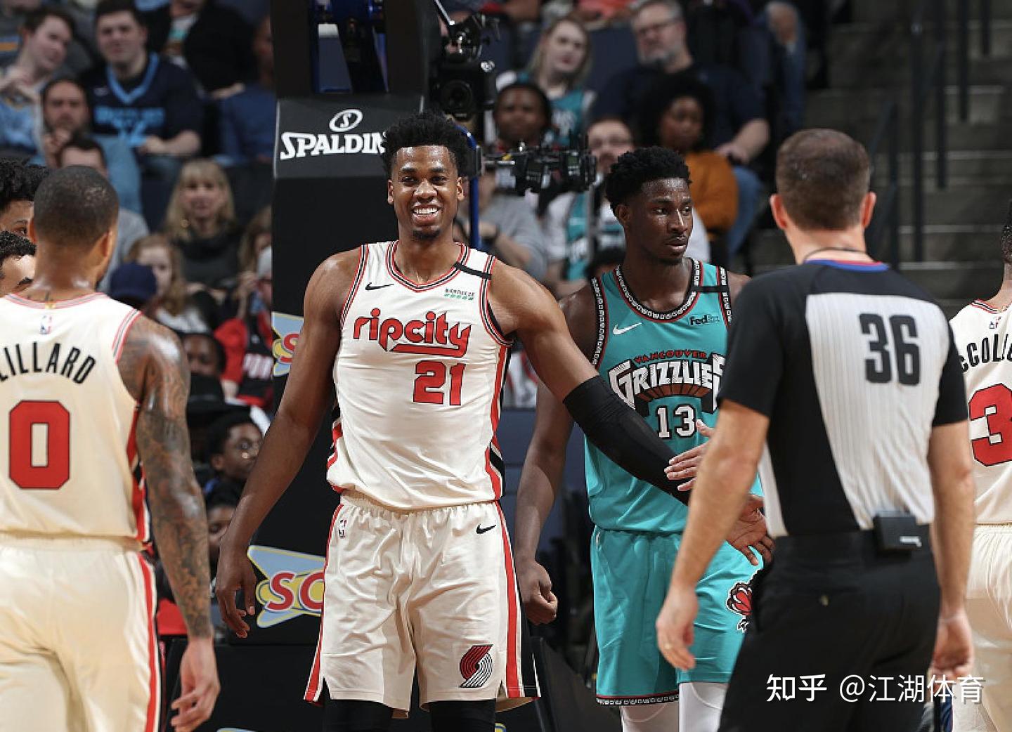 篮板第一,盖帽也第一,明明是NBA顶级中锋,为何巅峰失业呢? - 知乎