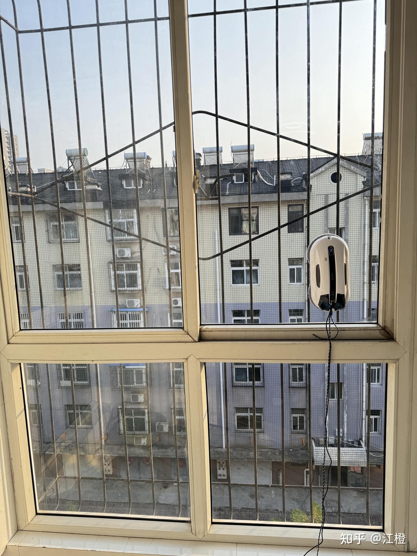 家里窗户整面玻璃没有开窗怎么擦 家里窗户整面玻璃没有开窗怎么擦