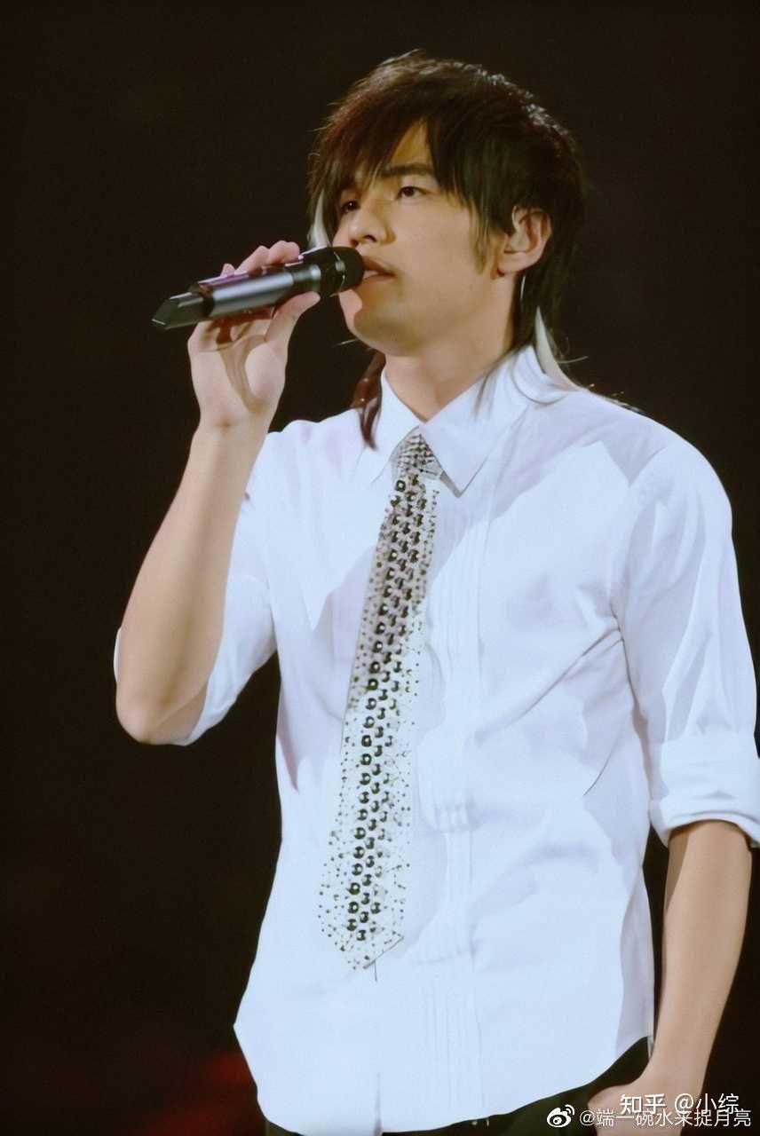 大家有没有周杰伦早期留狼尾的照片? - 知乎