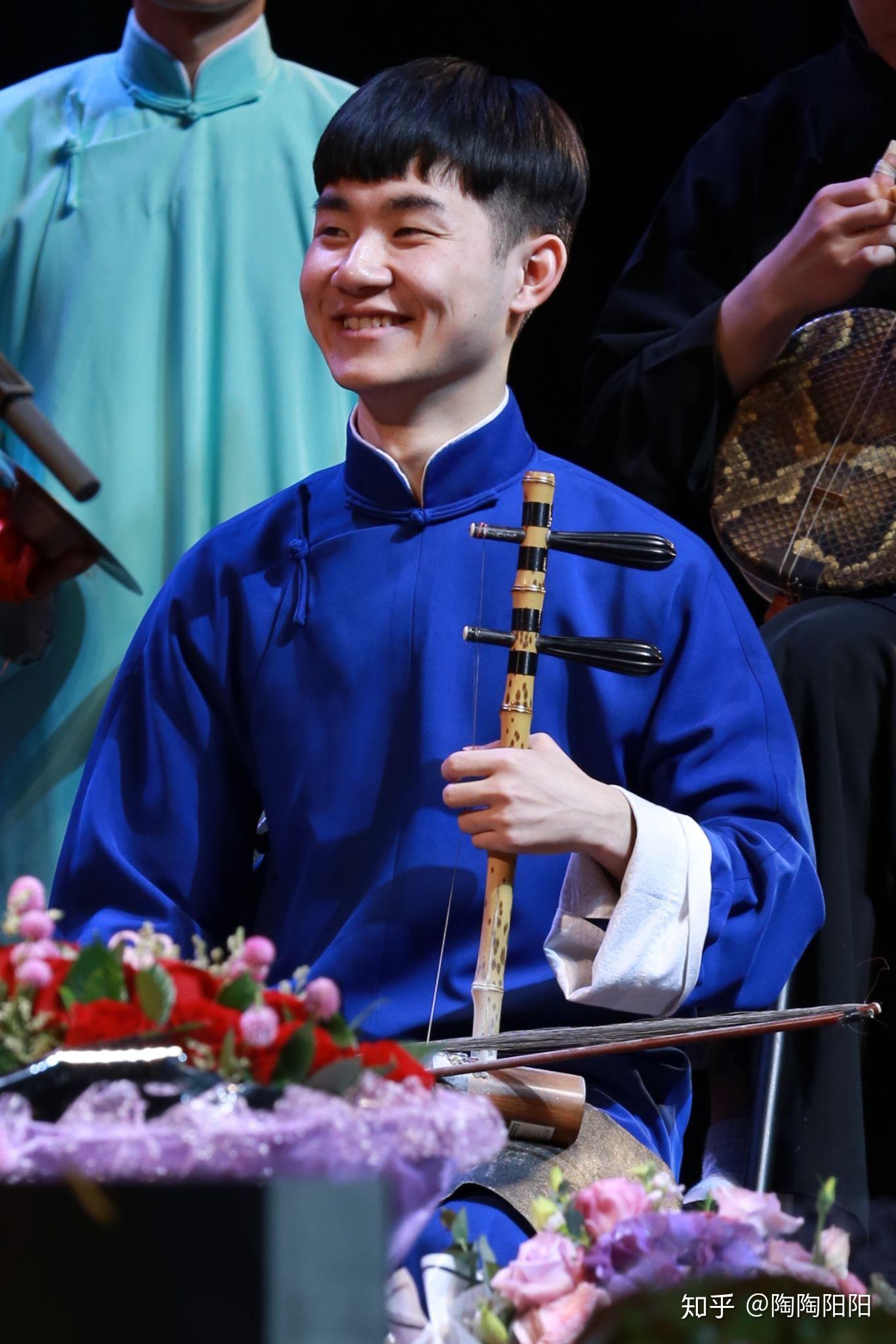 有没有陶阳在舞台上超帅的照片