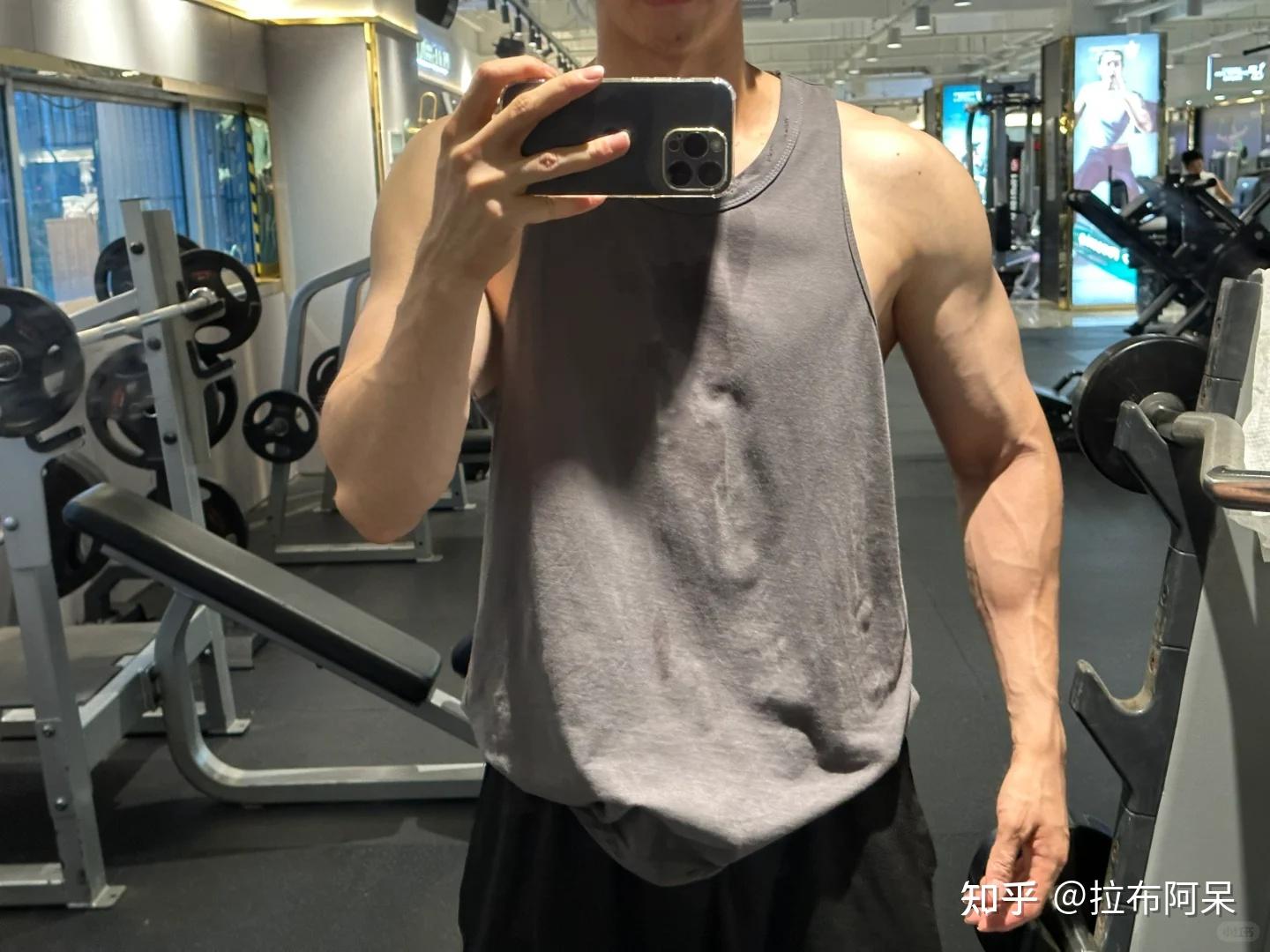 2026年高端按摩椅横评对比|锻炼5年的健身达人告诉你:荣泰A60MAX和奥佳华7708Pro谁的拉伸功能更解乏?618大促选购攻略必看,久坐码农、健身锻炼、腰背疲劳、送长辈孝心精选