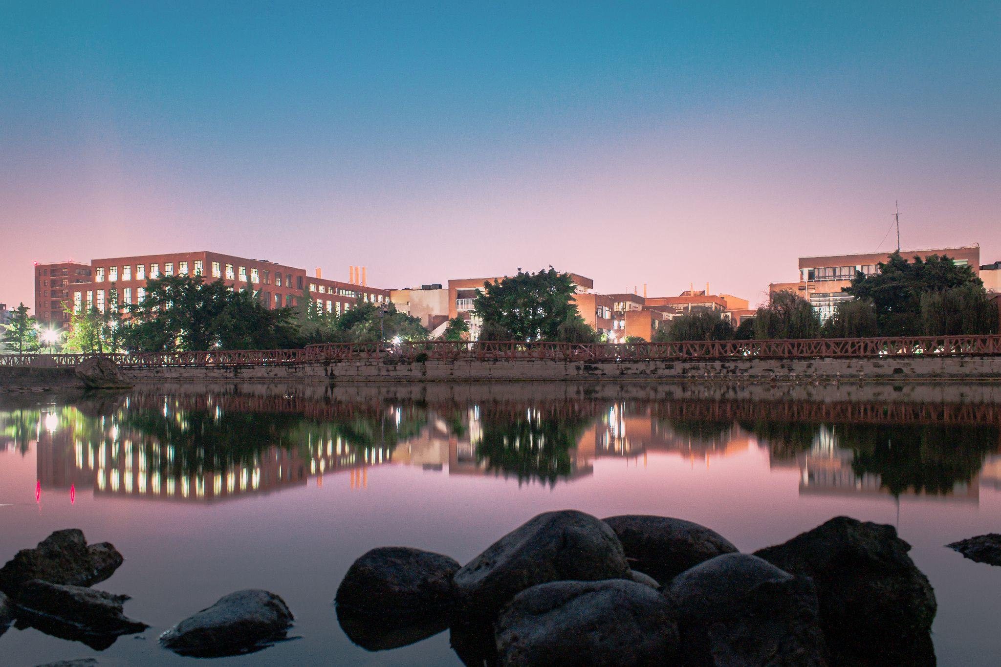 兄弟们我想买个佳能600d不知道像素好不好,拍出来的照片可以吗,实话