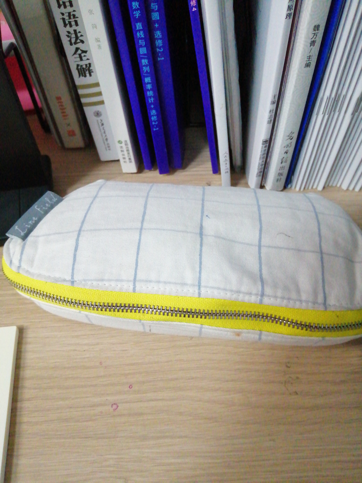 特别好奇你们笔袋里,因为我笔袋里不仅有冷门日本超好用的笔,还有