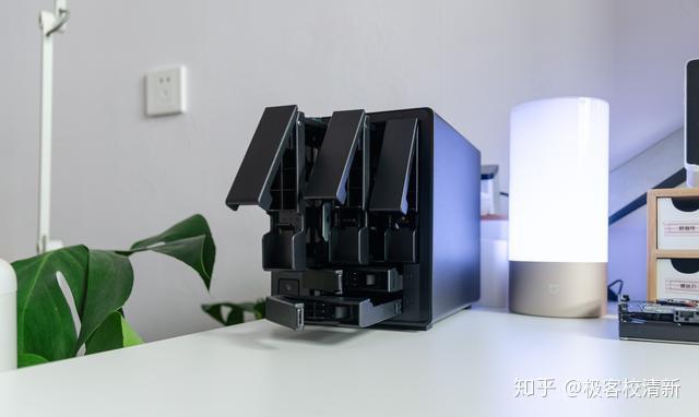 入门级NAS,群晖好还是威联通好?是不是4盘起步?说是2盘终究逃不过升级?预算有限,求推荐!?插图24 入门级NAS,群晖好还是威联通好?是不是4盘起步?说是2盘终究逃不过升级?预算有限,求推荐!?插图24