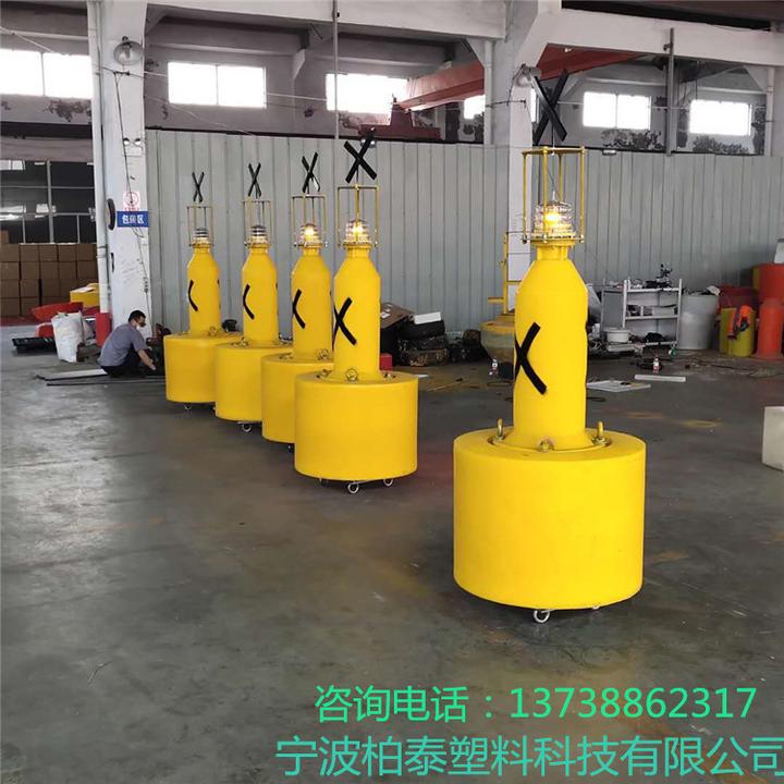 禁止船只航行的警示指示浮标航标带禁航标志 - 知乎
