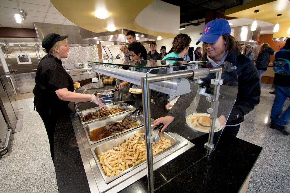 国外大学食堂是什么样子的