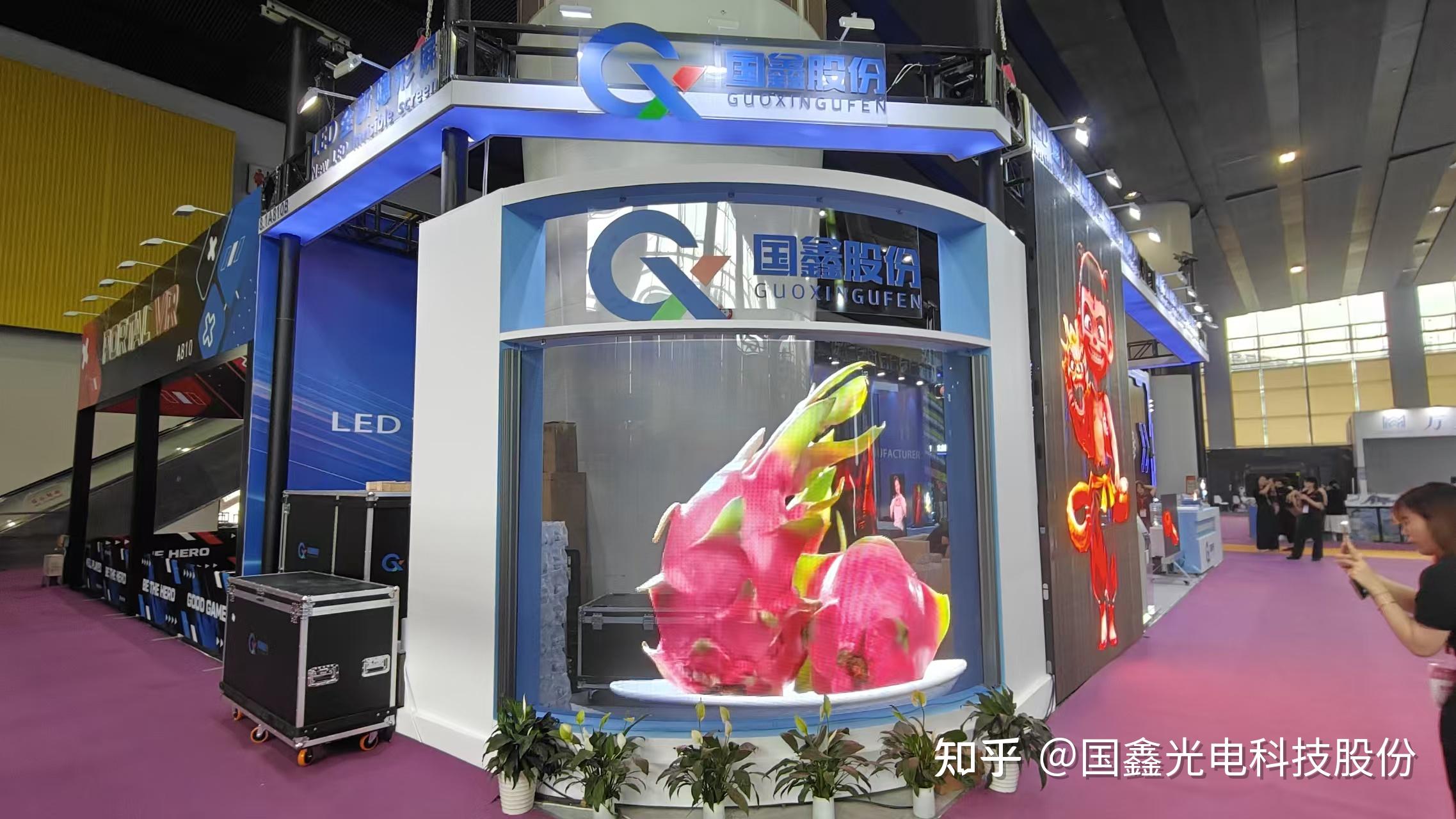 LED全息屏与LED晶膜屏：透明显示技术新潮流的“双雄争霸” - 知乎