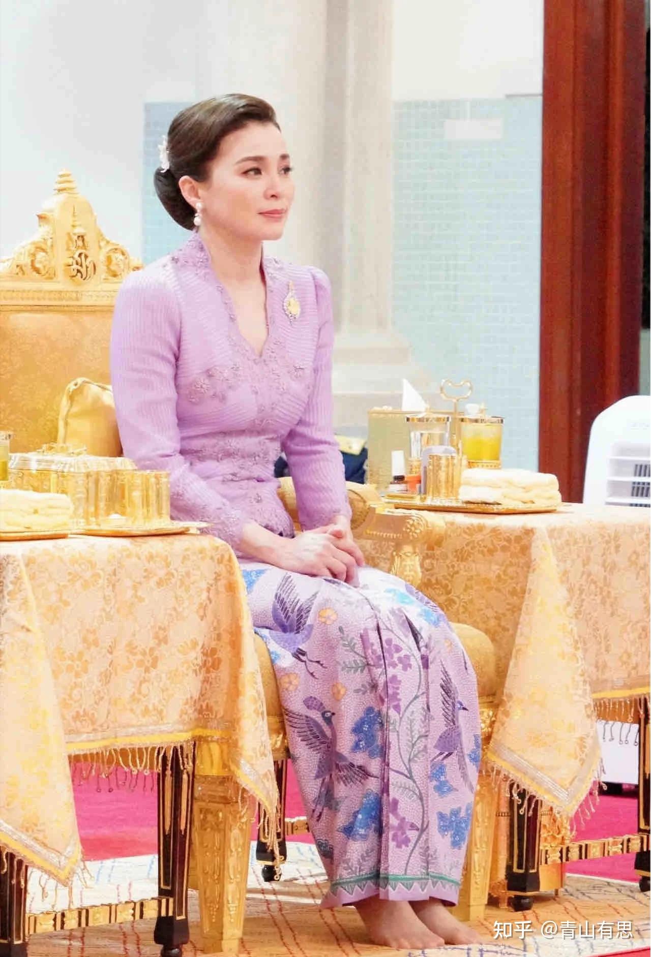 如何看待泰国国王恢复被废王妃诗妮娜一切王室头衔这场王室情感纠葛会