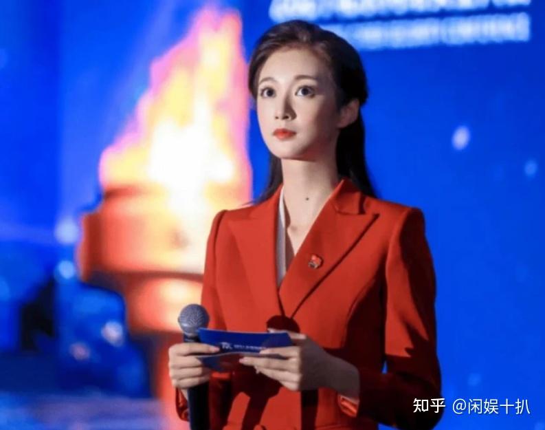 冯琳:央视主持大赛获铜奖,高中毕业6年已是全国知名新生代主持 - 知乎