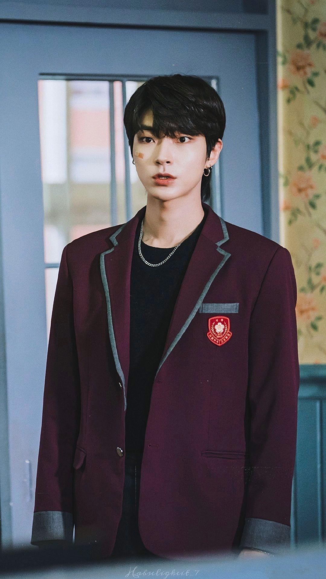 有黄仁烨壁纸吗