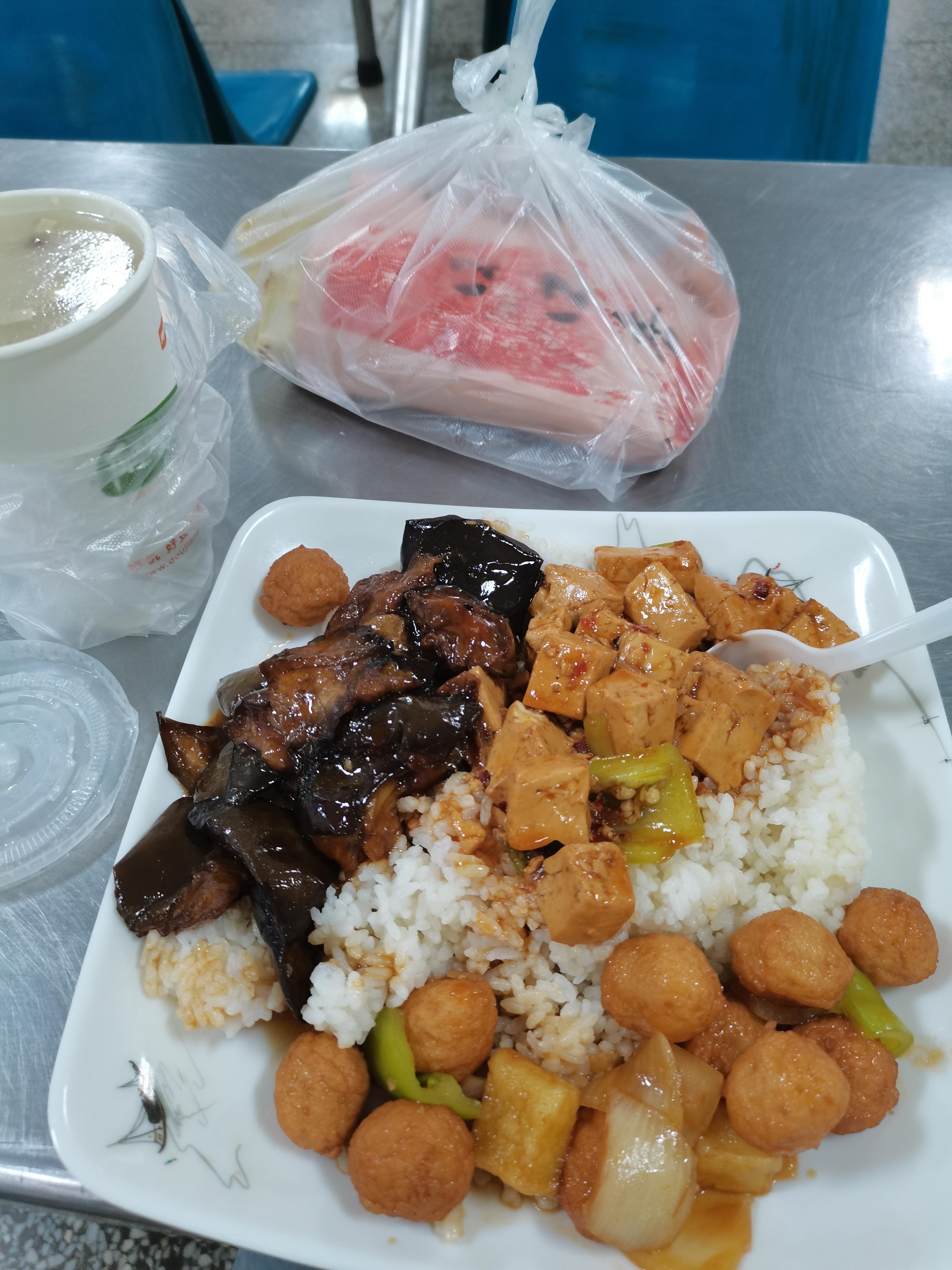 大学食堂饭为什么这么难吃?