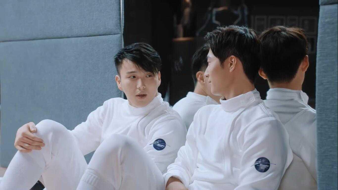 海上繁花上官对宇峥很好只要宇峥有要求他一定出马