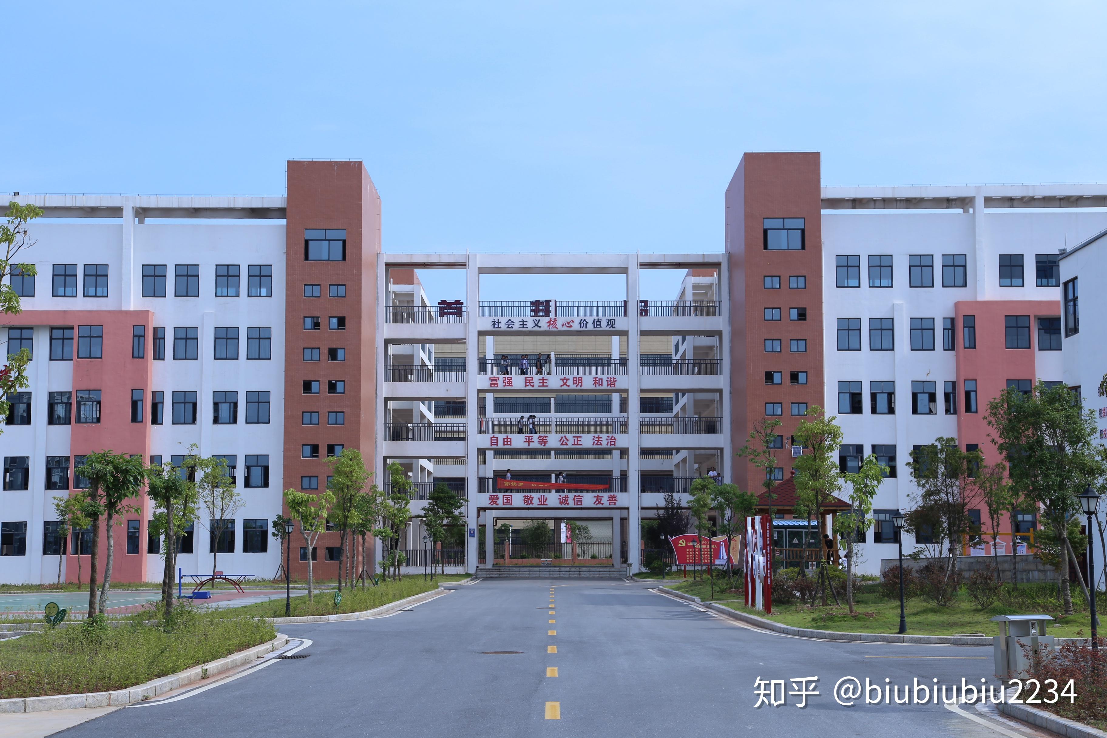 在于都理工服装职业学校上学是种什么样的体验