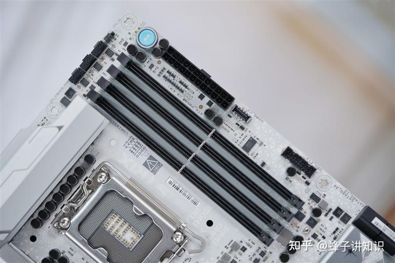 华硕ROG STRIX Z890-A GAMING WIFI S吹雪主板评测：300W性能释放，内存