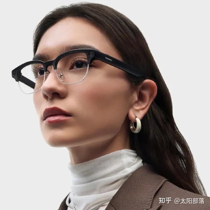 华为首款带摄像头 AI 眼镜发布!2499 元起,你的第一视角被颠覆了