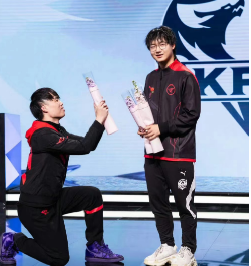 职业电竞选手fly彭云飞