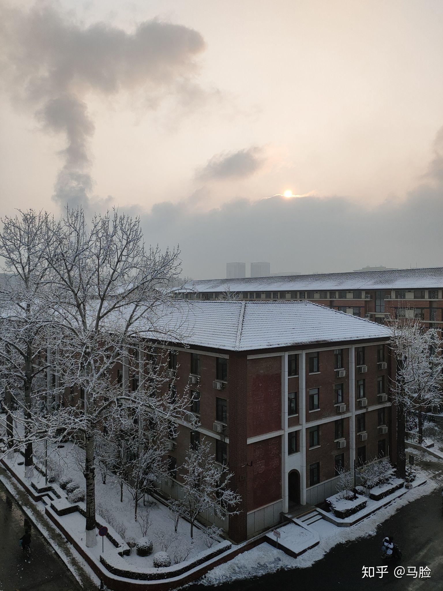 想要一些清华大学的图片,景色建筑都可以~? - 知乎