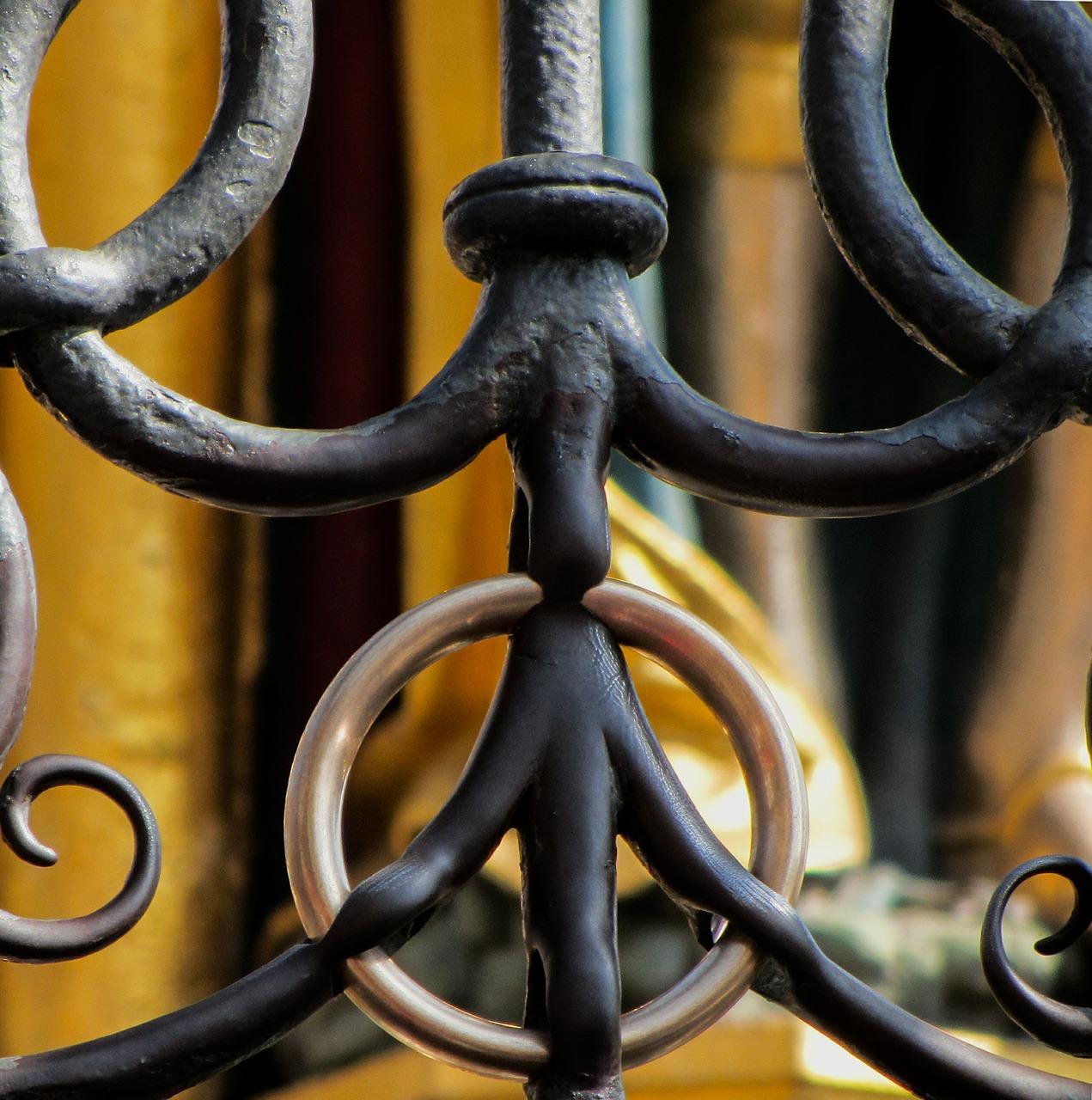 4. 金属装饰构件