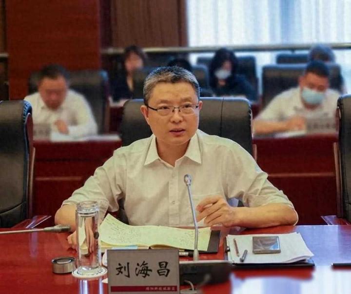 4月28日打虎,四川70后副市长落马,"火箭式"升迁速度耐