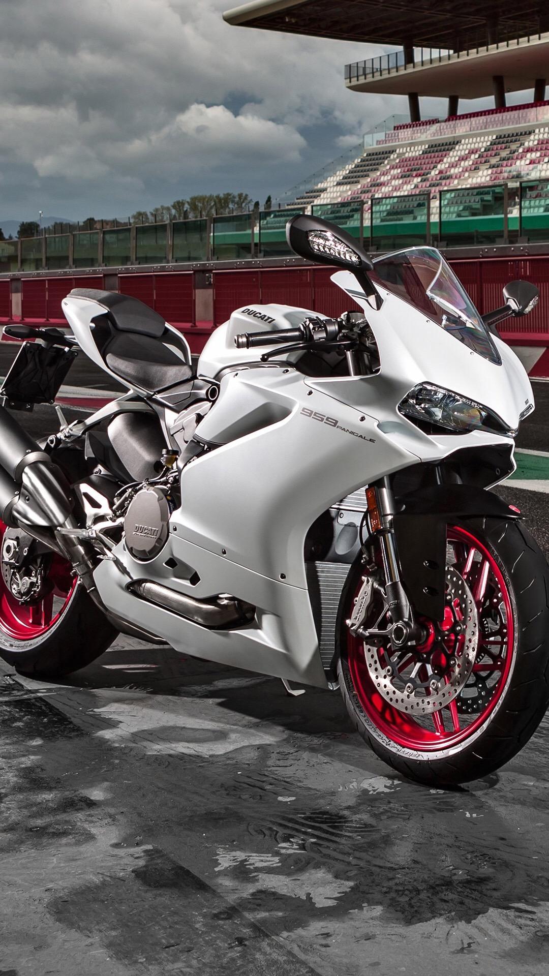 有哪些好看的机车壁纸