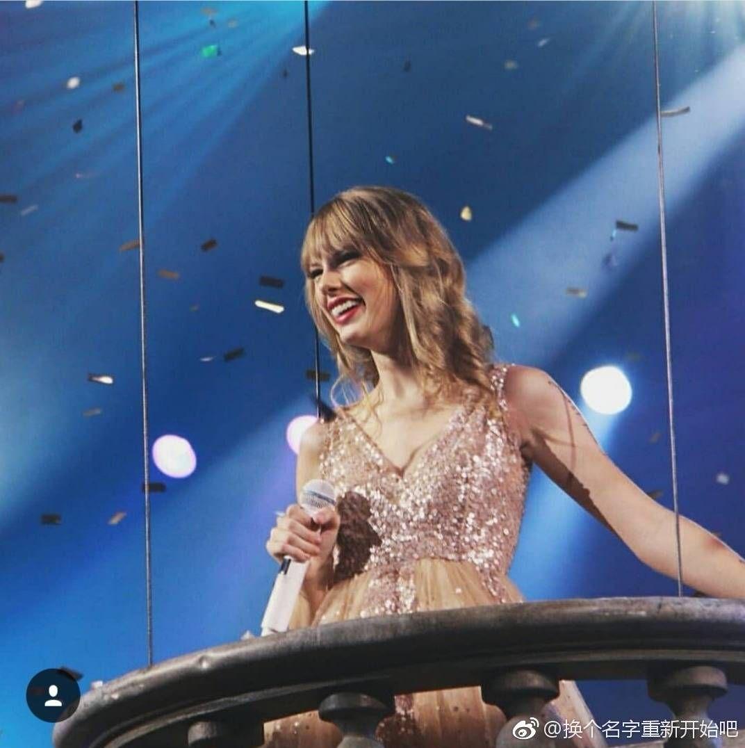 有没有人有霉霉2011speaknow演唱会图片