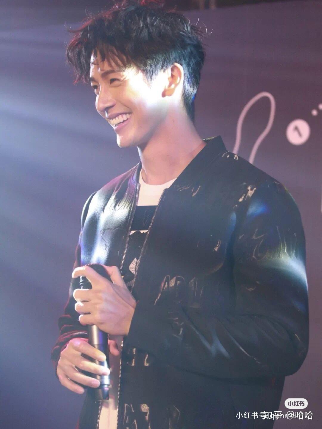 如何评价泰国男明星push的长相