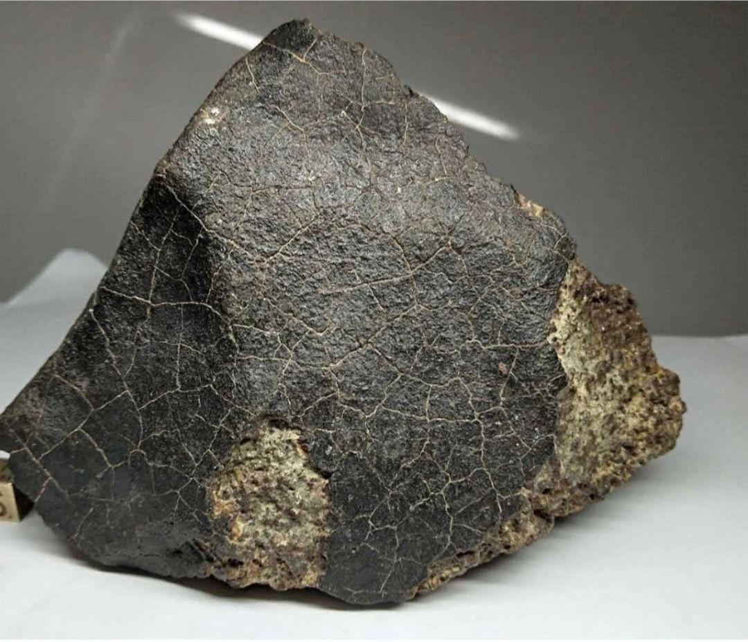 为什么陨石上总是有裂纹? - 知乎