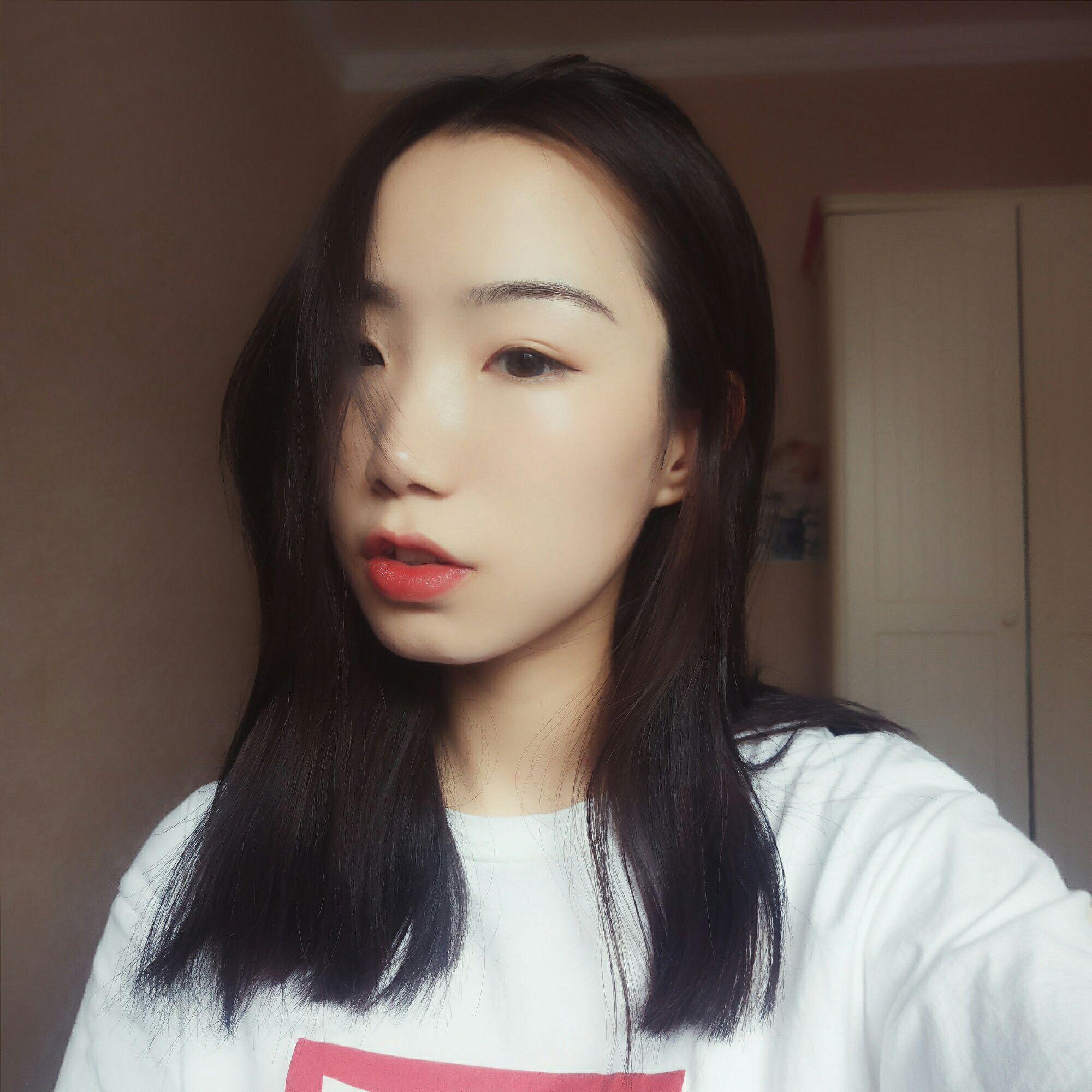 单眼皮小眼睛女生怎么化妆显得眼睛更大更有神?
