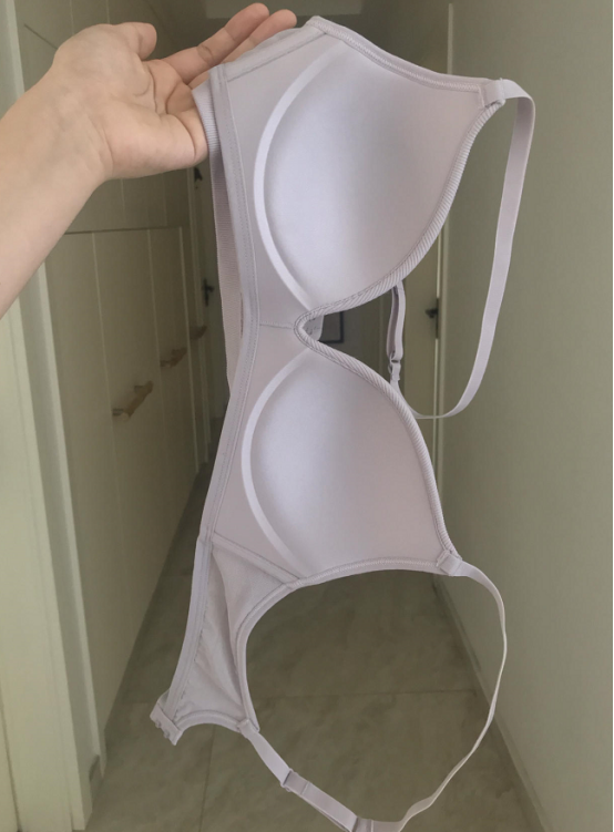 女人外出也可以不穿胸罩吗