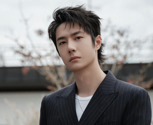 乐华娱乐宣布与王一博续约，如何看待此举对王一博的事业影响？