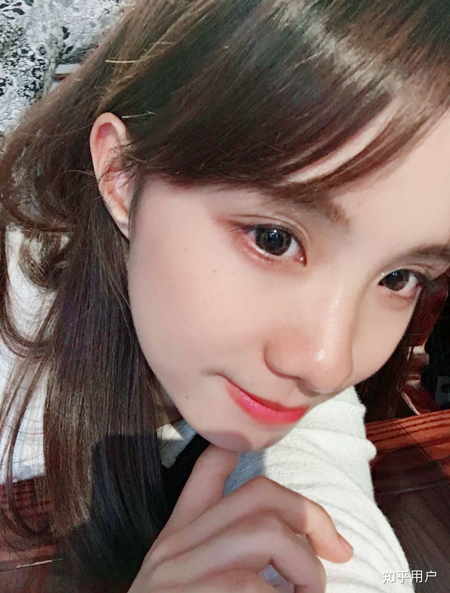 高中时素颜就好看的女生长大化妆后岂不是逆天吗?