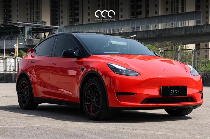 特斯拉model3漫彩改色膜法拉利红炽热又张扬