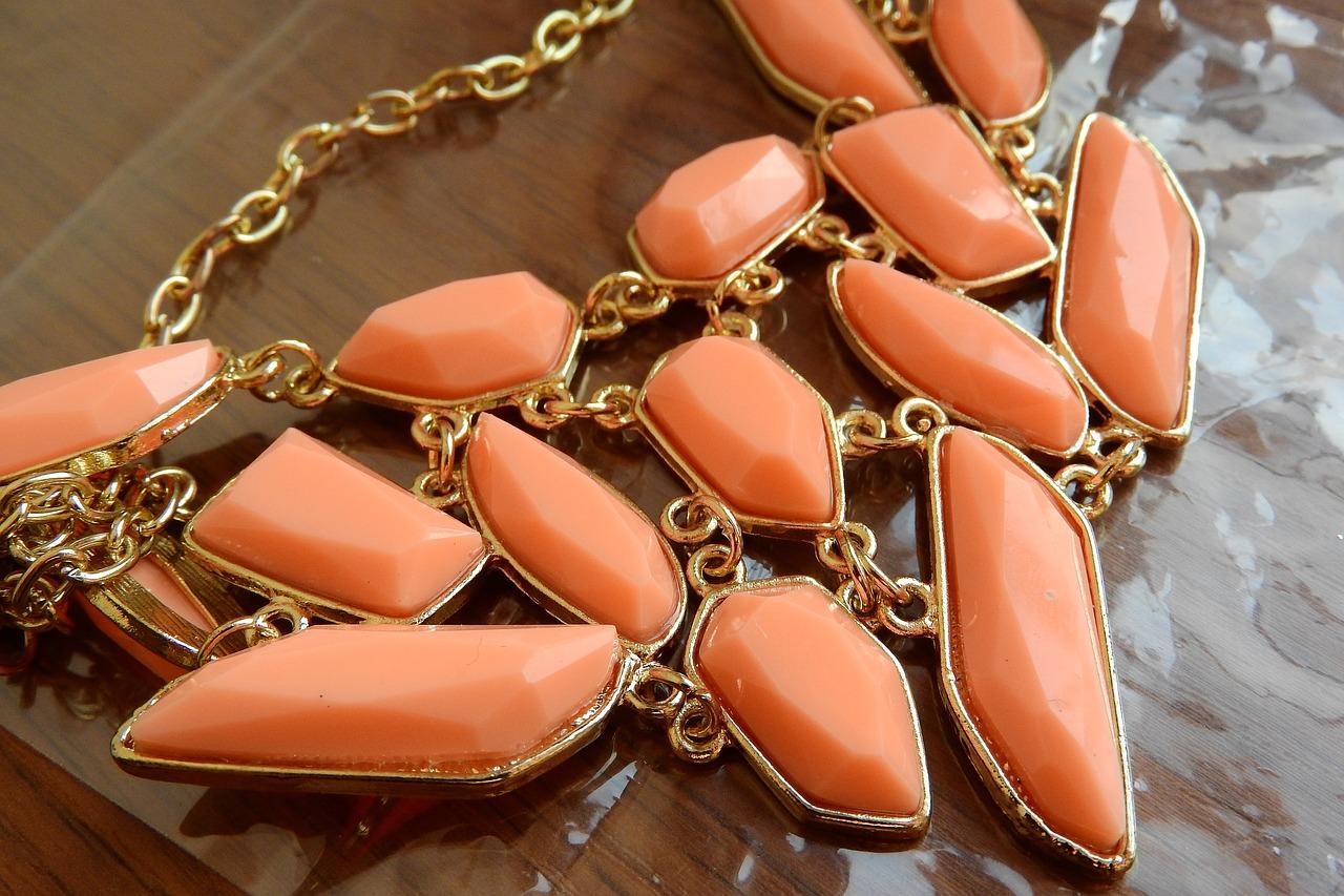 3. 丝巾时尚搭配