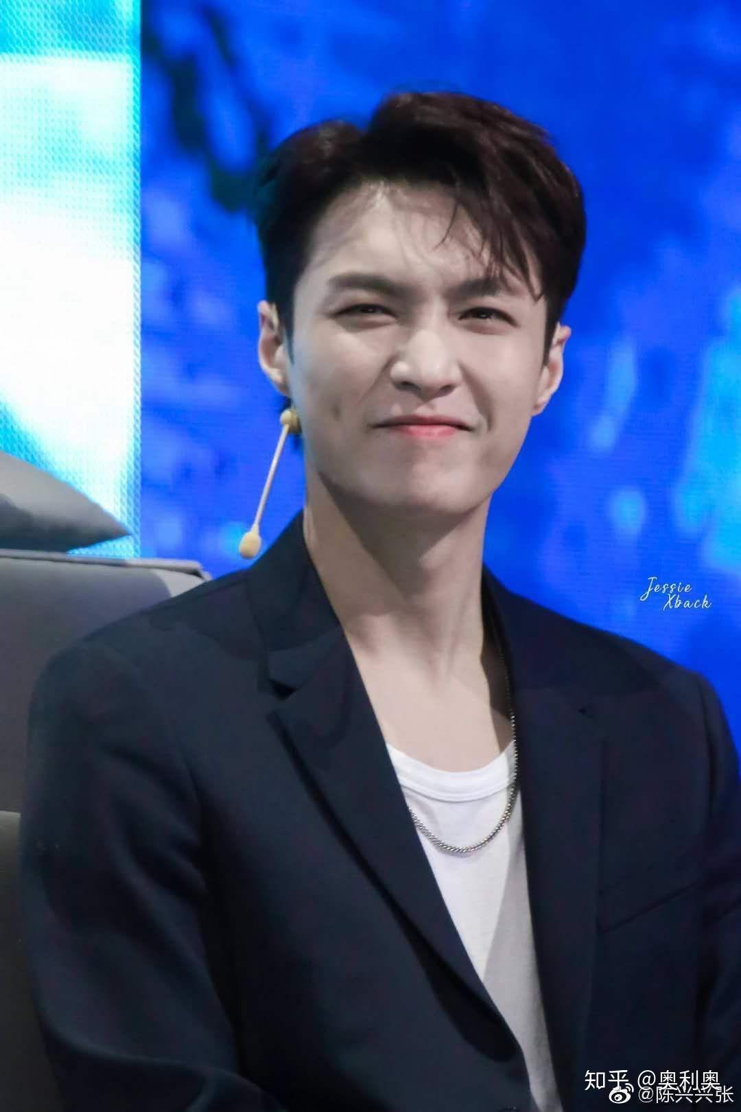 张艺兴的笑容给你什么样的感觉