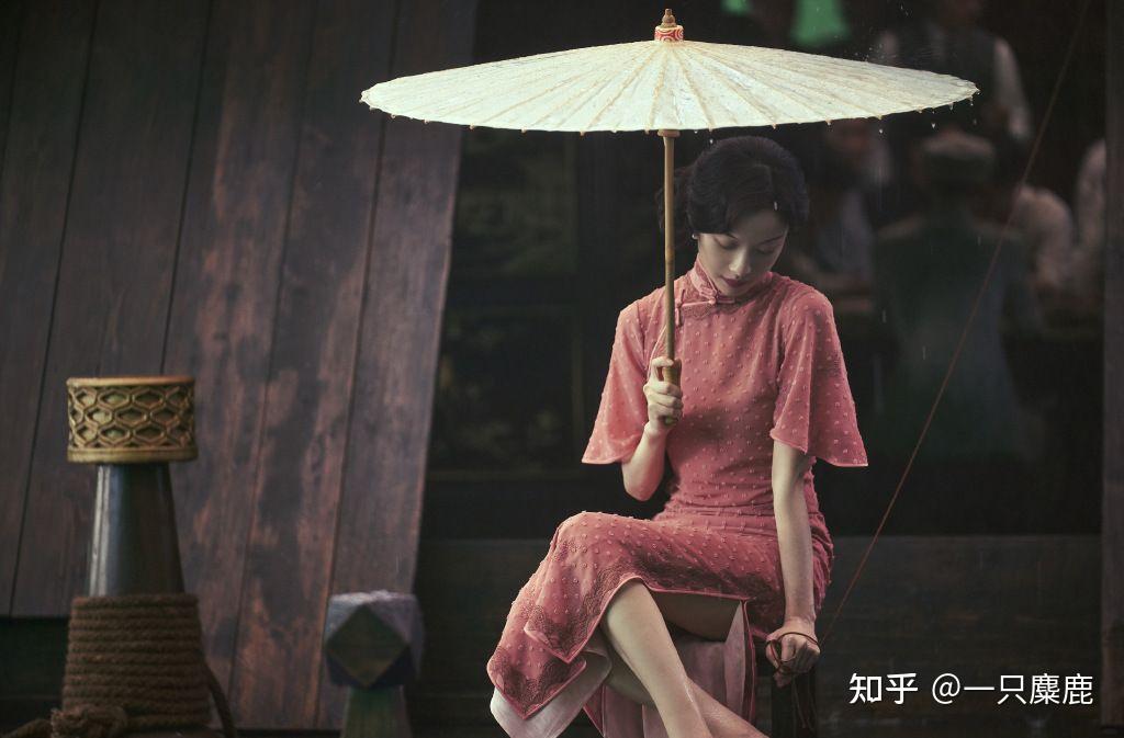 我想要那种旗袍美女不一定要露脸图片氛围看起来就是很慵懒暧昧那种