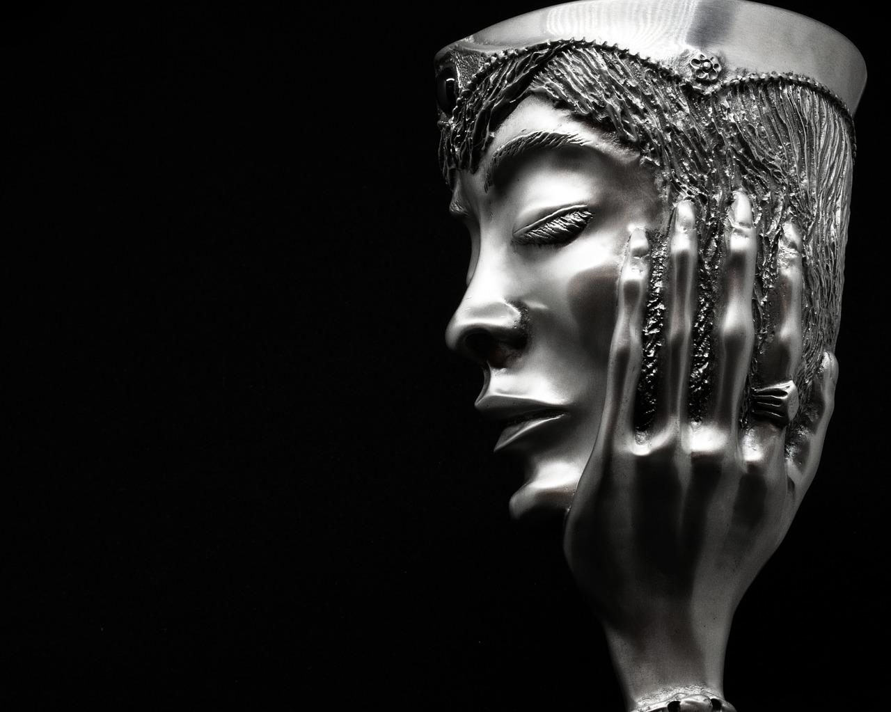 4. 酒杯层次布局