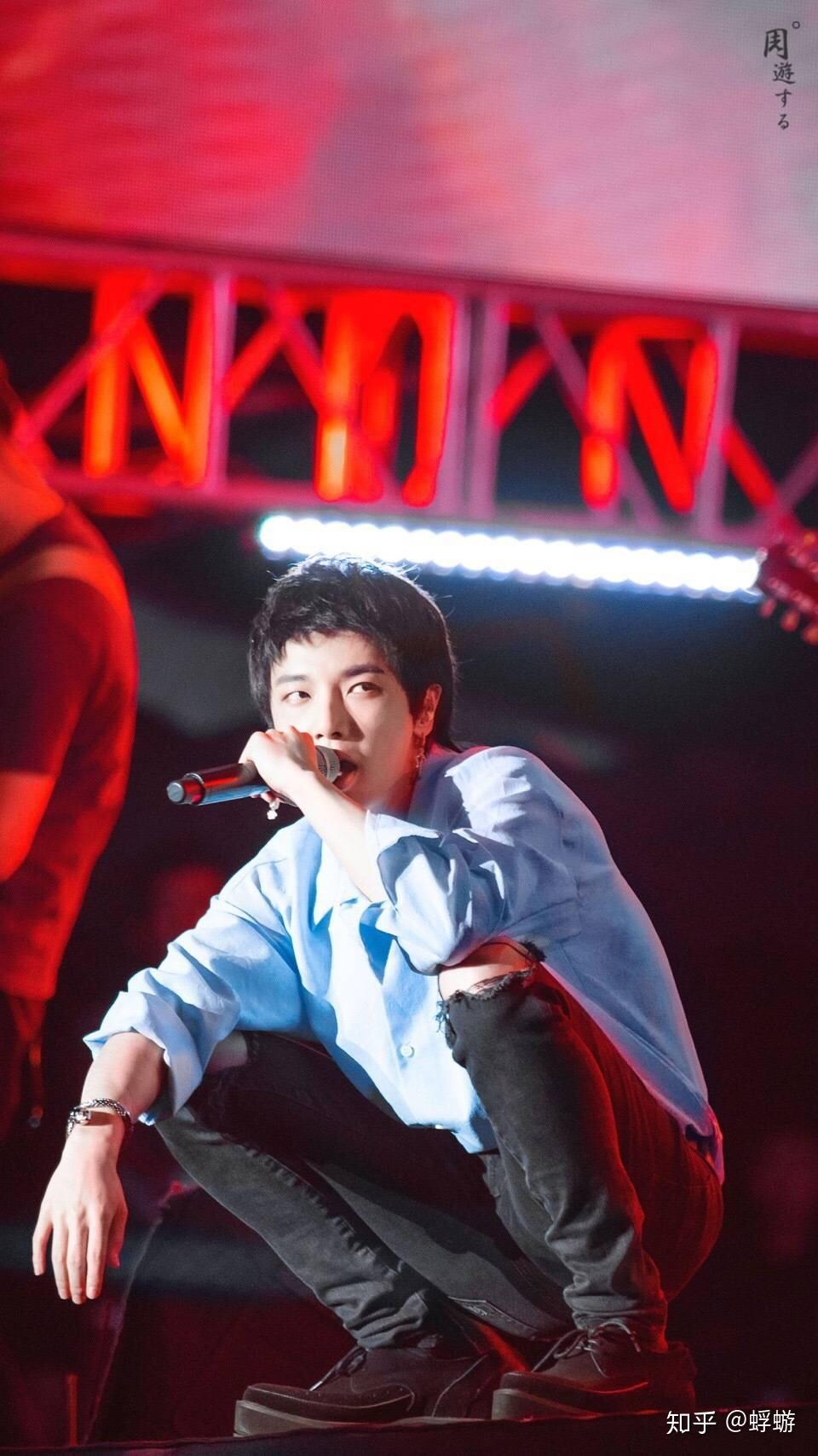 有没有华晨宇壳哥(短发组都行)帅照美图? - 知乎