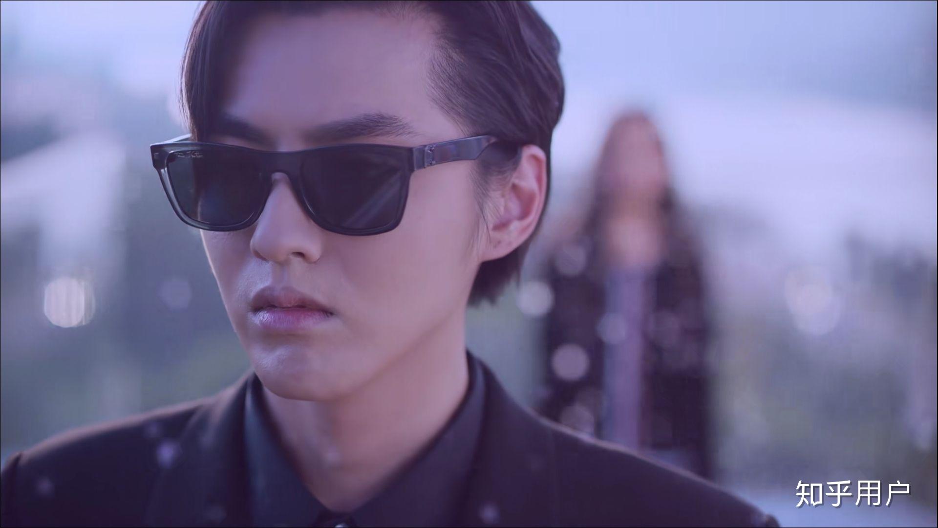 如何评价吴亦凡的新歌 贰叁?