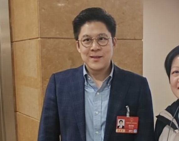 霍启刚建议香港发展冰雪经济，为什么没有冰雪也能发展冰雪经济？冰雪产业链在南方城市能怎样布局？